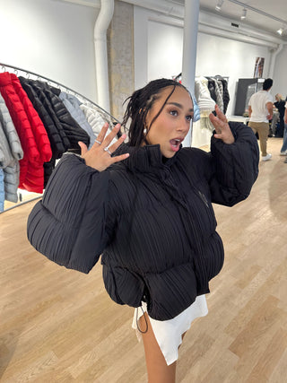 MEDA PLEATED PUFFER - BLACK