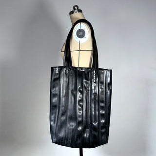 Mid Sized Tote